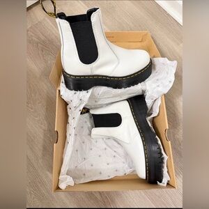 Dr. Martens 2976 Smooth Platform 'White'